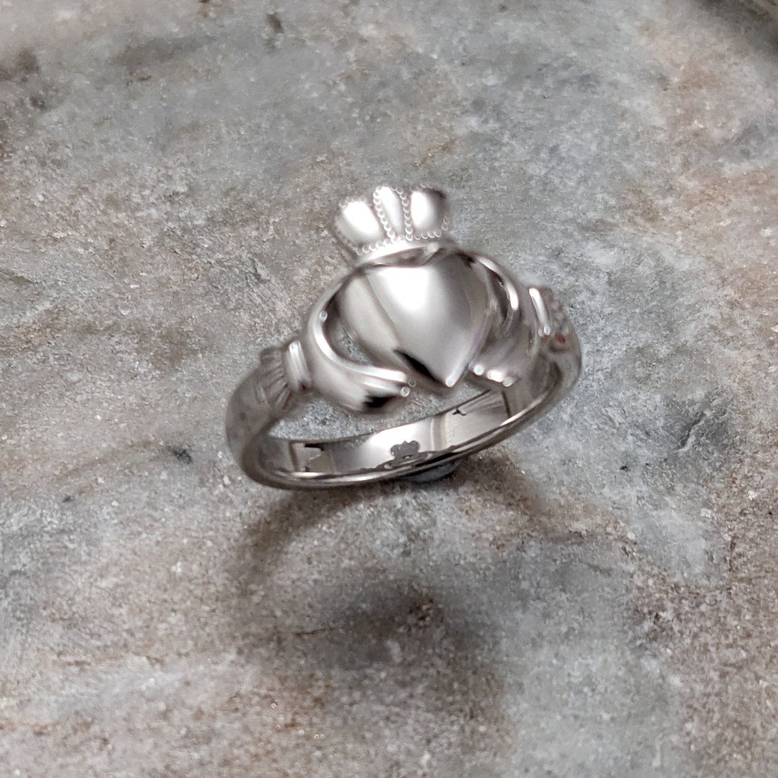 Estate 14k White Gold Irish Claddagh Heart Crown Ring Size 7