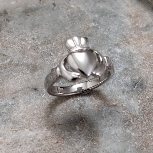 Estate 14k White Gold Irish Claddagh Heart Crown Ring Size 7