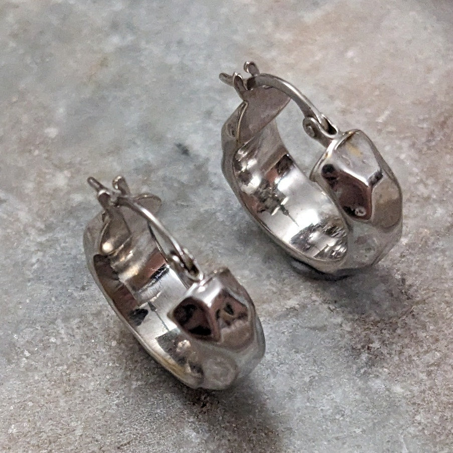 Vintage 14k White Gold Geometric Pattern Hoop Earrings