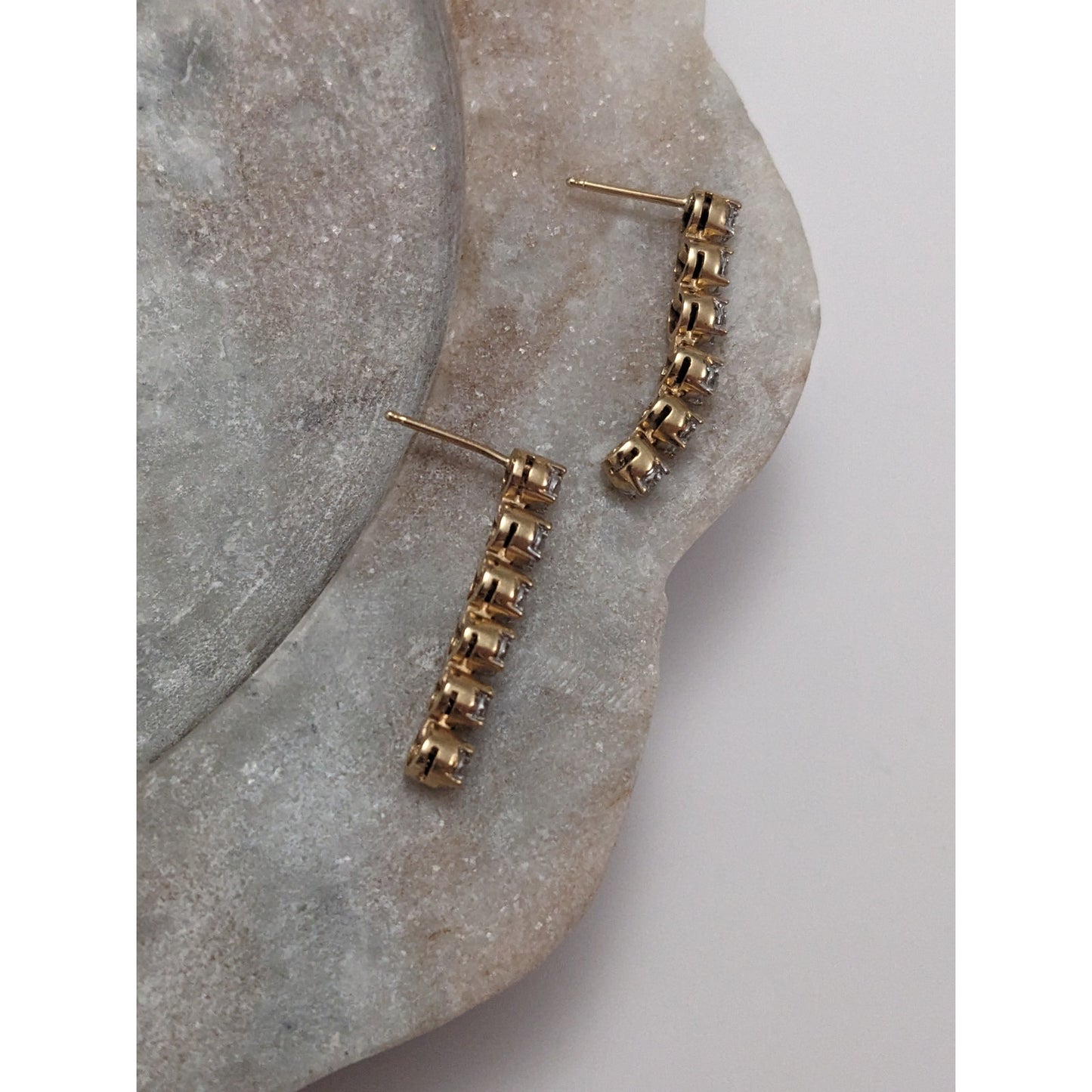 Vintage Unmarked 14k Yellow Gold Graduated Linear Diamond Drop Earrings