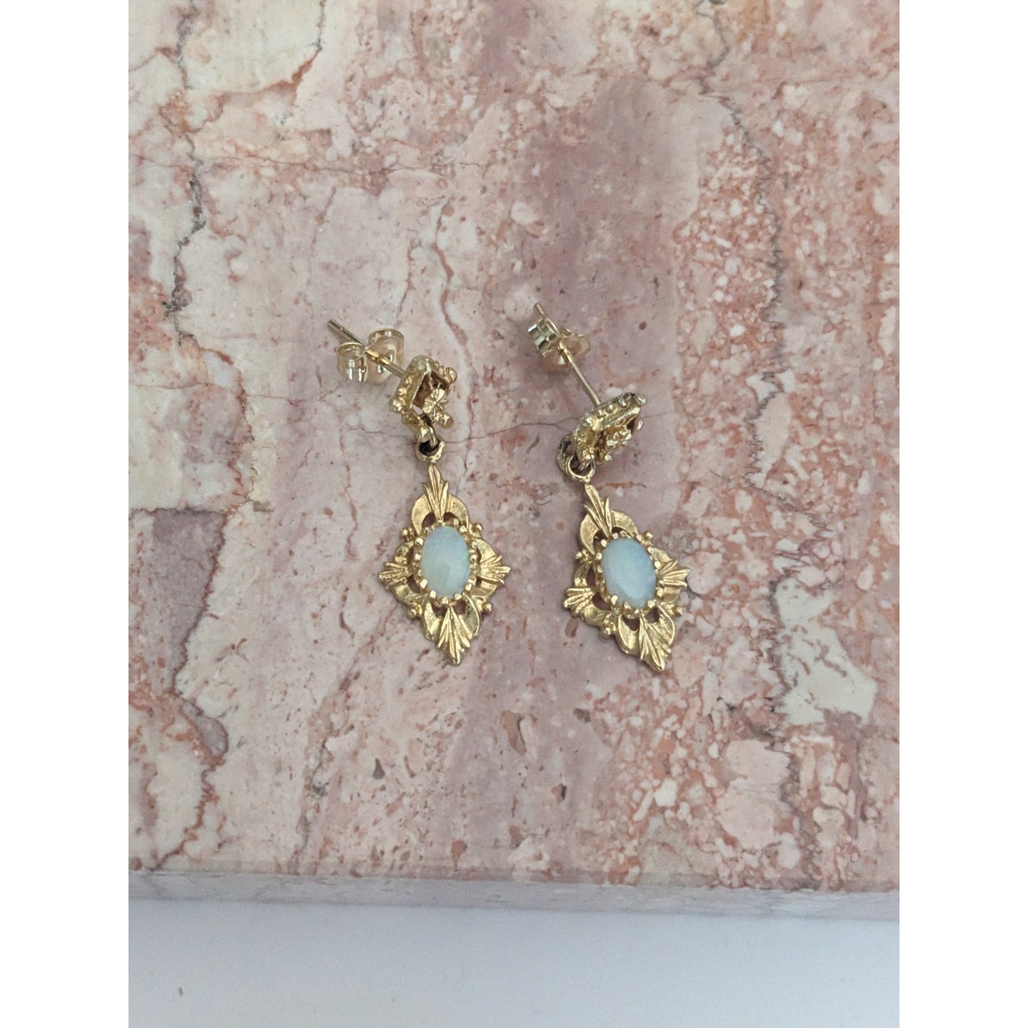 Vintage 14k Yellow Gold with Lab Opals Drop Dangle Earrings