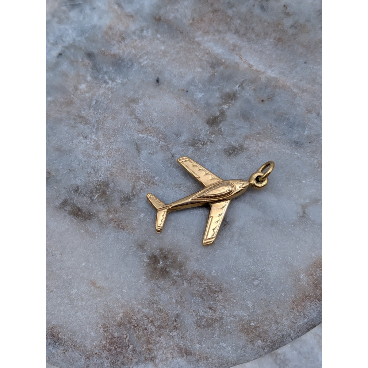 Vintage Unmarked 18k Solid Gold 3D Airplane Charm w/ Jump Ring (open)