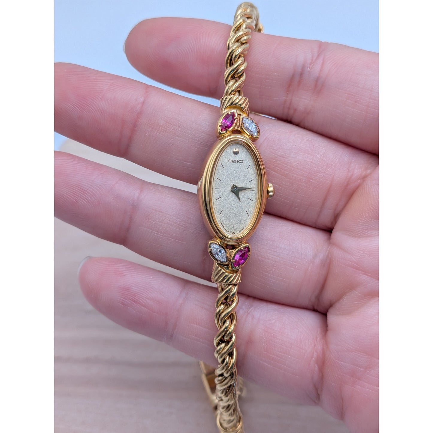 Vintage Seiko Tisse Gold Tone Rope Bracelet Watch Pink and White Stones