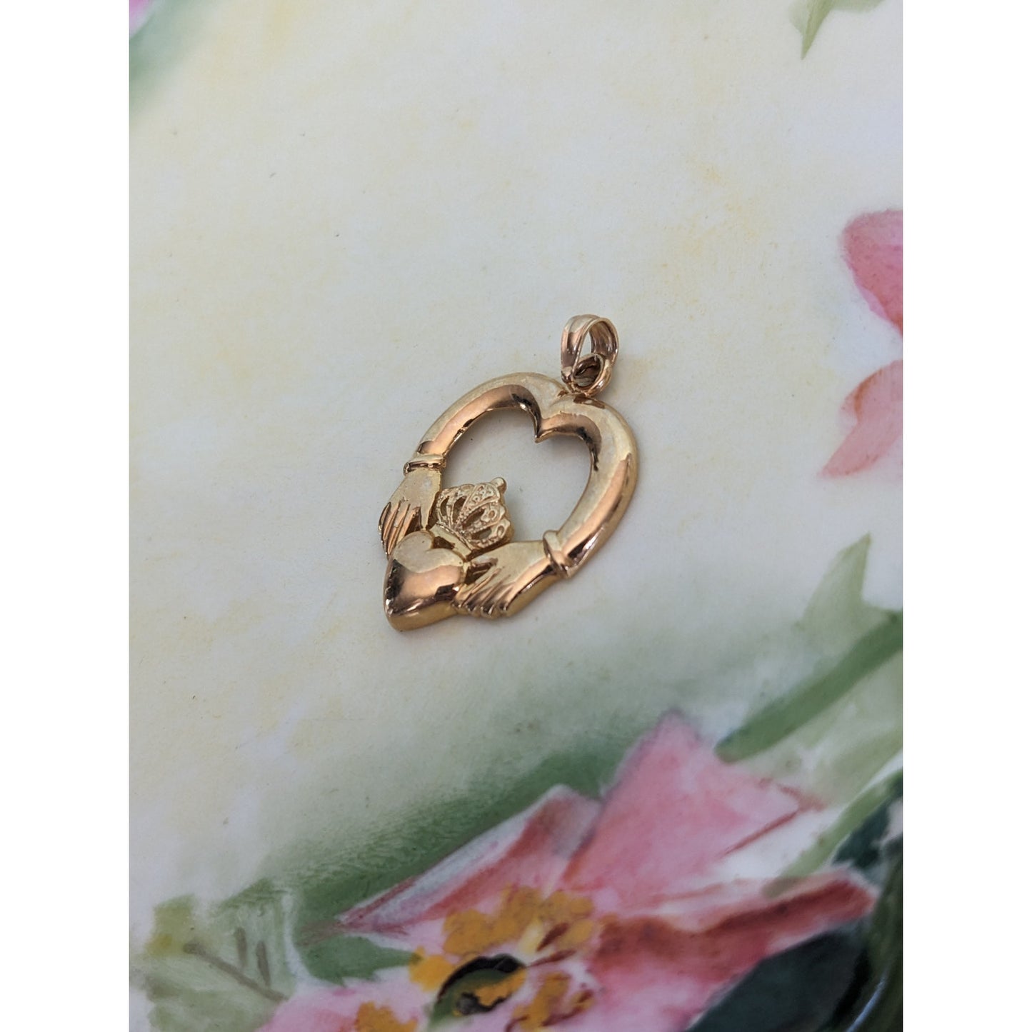 Vintage 14k Yellow Gold Claddagh Heart Pendant