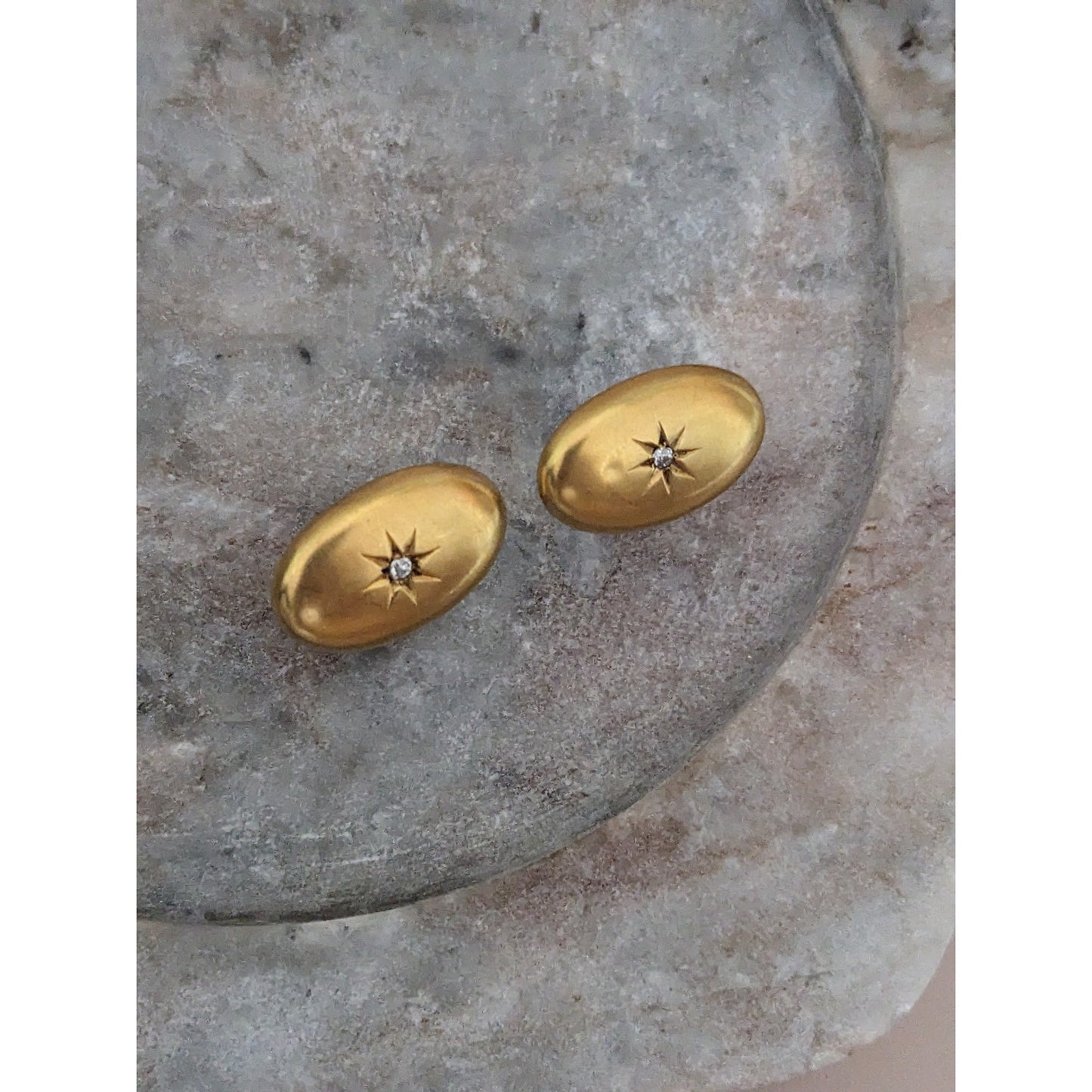 Vintage Unmarked 10k Yellow Gold Cuff Links with Tiny Starburst Diamond Accent