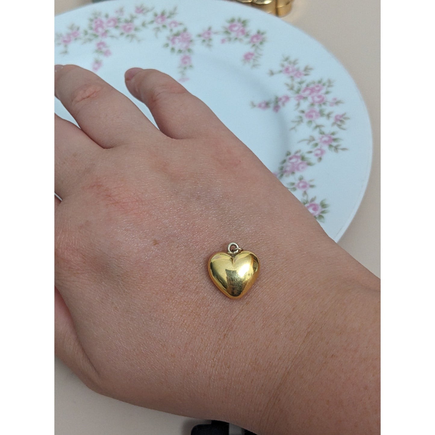 Estate 14k Yellow Gold Unmarked Hollow Puffy Mini Heart Charm