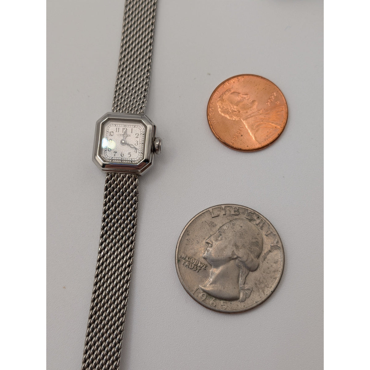 Vintage 1998 Citizen Silver Tone Petite Dainty Square Dial Quartz Watch