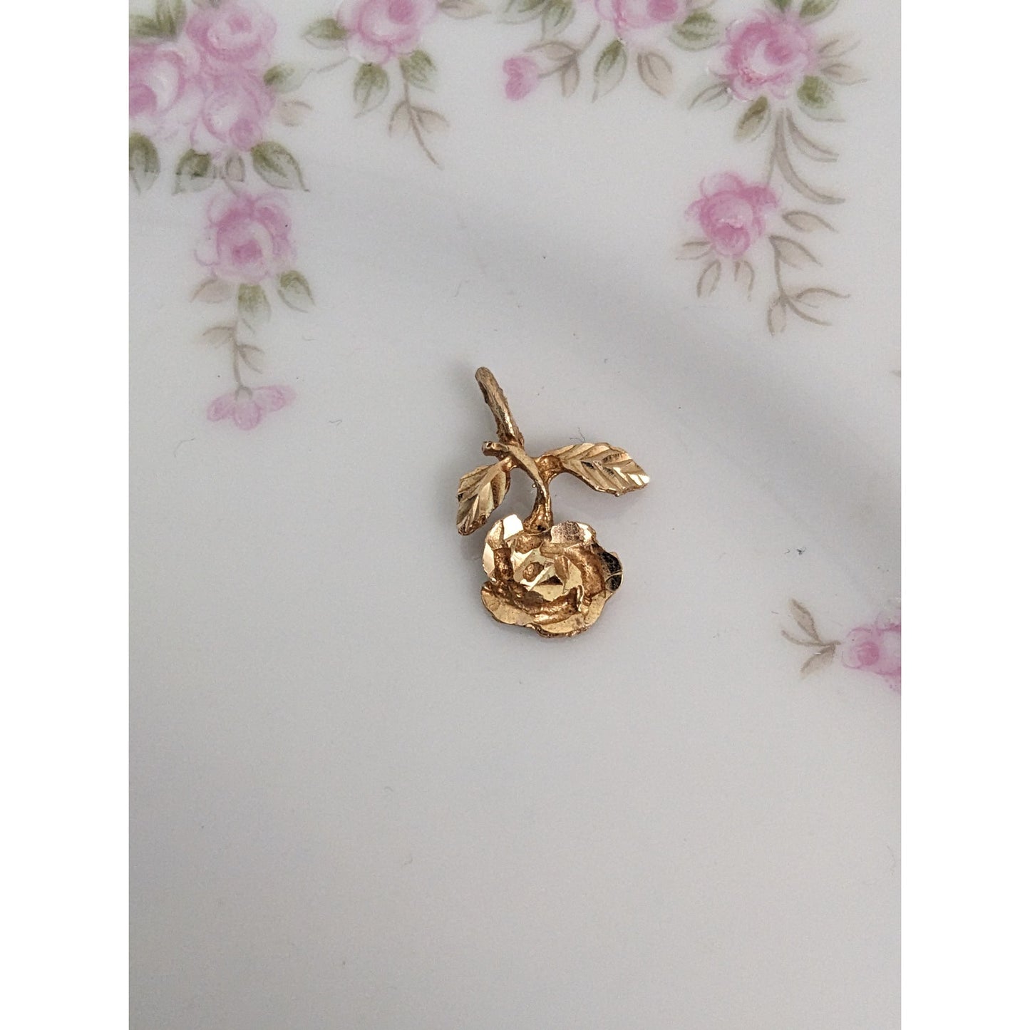 Vintage 14k Yellow Gold Dainty Rose Flower Charm Pendant