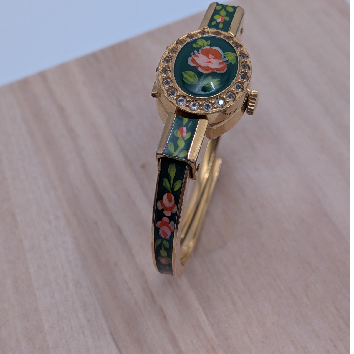 Vintage Chandler Gold Tone Manual Peekaboo Watch Green Enamel Red Flower