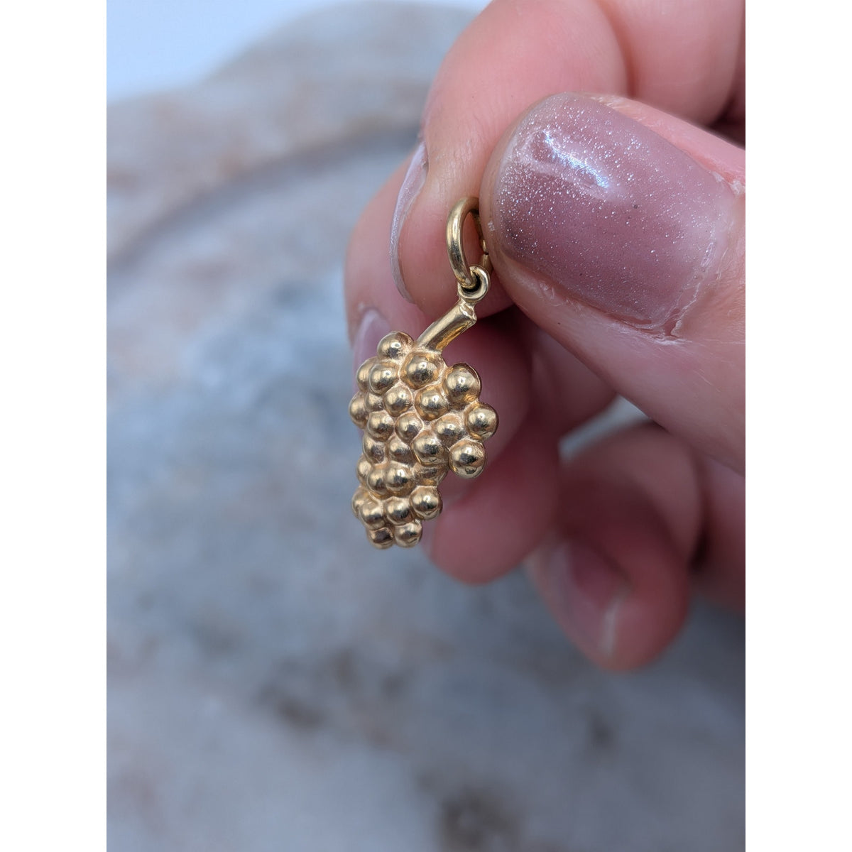 Vintage Unmarked 18k Solid Gold 3D Grape Cluster Charm w/ Jump Ring (open)