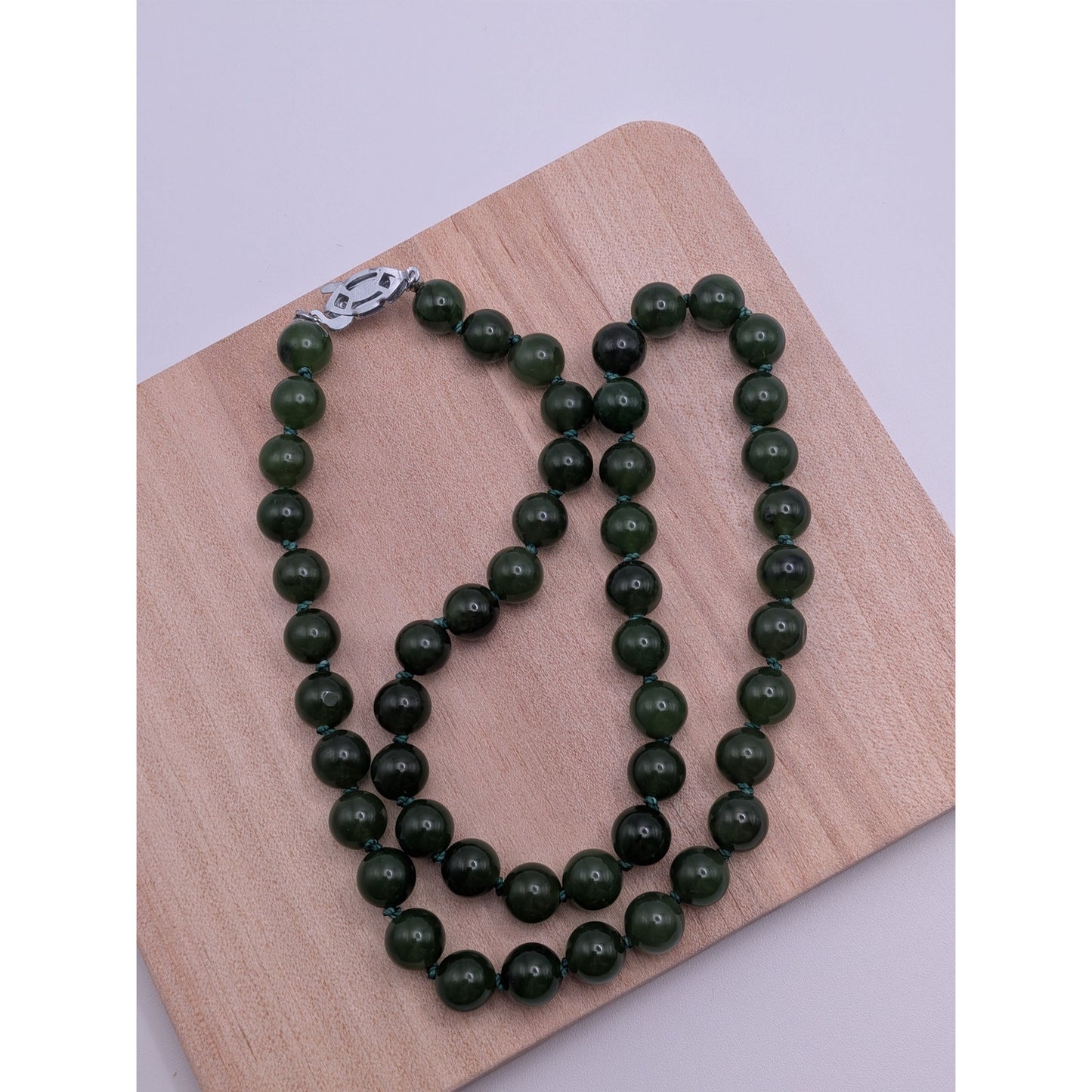 Preowned 8mm Nephrite Bead Strung Necklace 19 in