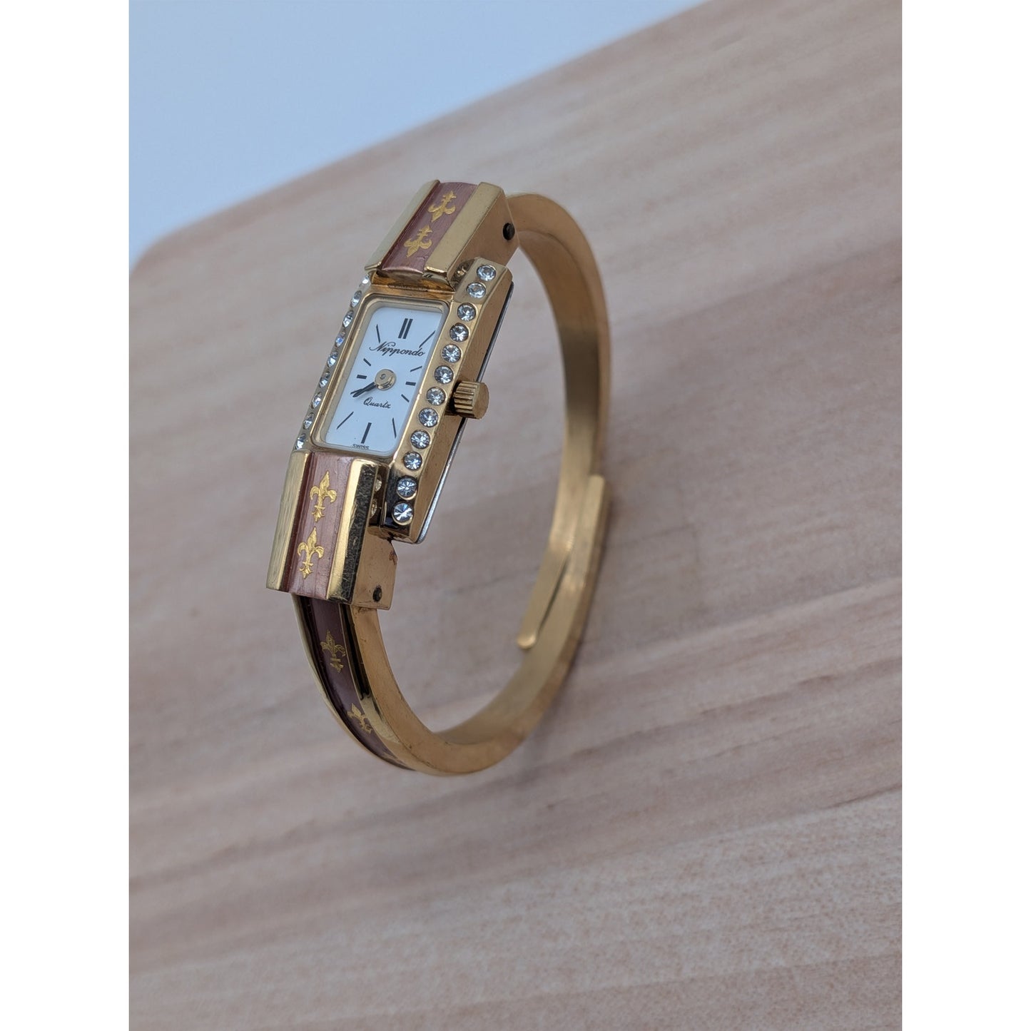 Vintage Nippondo Gold Tone Dainty Manual Watch Pink Enamel Fleur De Lis Accents