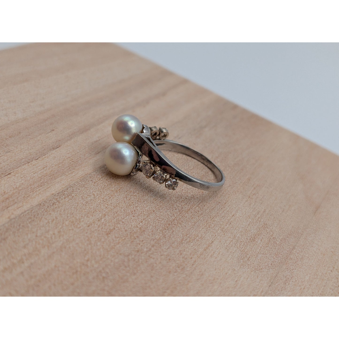 Vintage 10k White Gold Diamond and Pearl Bypass Ring Size 6