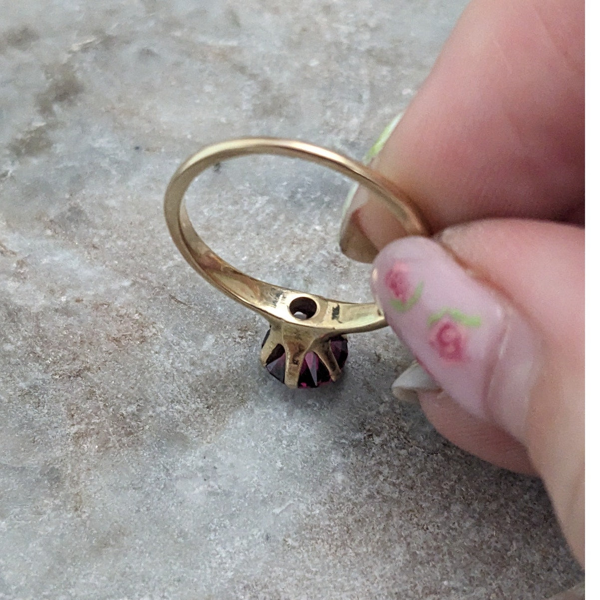 Estate 14k Yellow Gold with Garnet Solitaire Ring Size 7.25