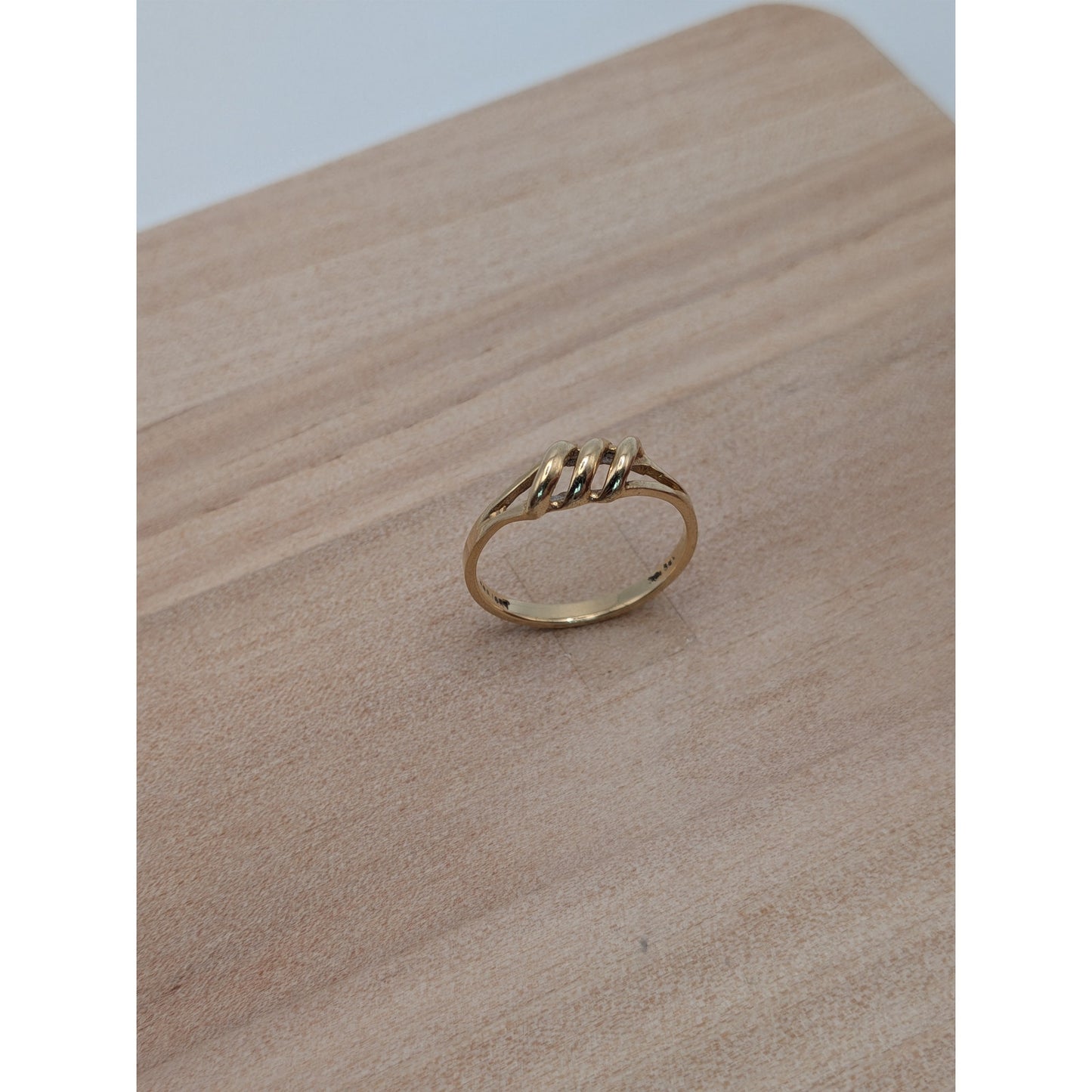 Vintage 10k Yellow Gold Simply Triple Wave Ring Size 6
