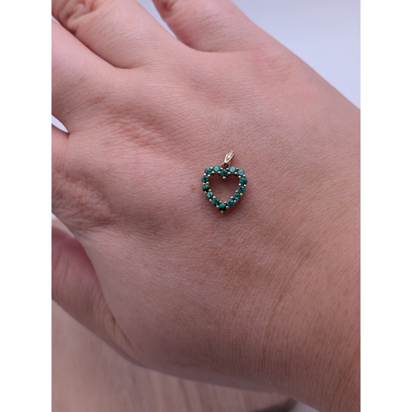 Estate 10k Yellow Gold Green and White Stone Mini Heart Pendant