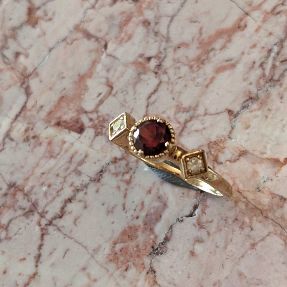 Estate 14k Yellow Gold Red Garnet White Zircon Accent Stone Ring Size 7