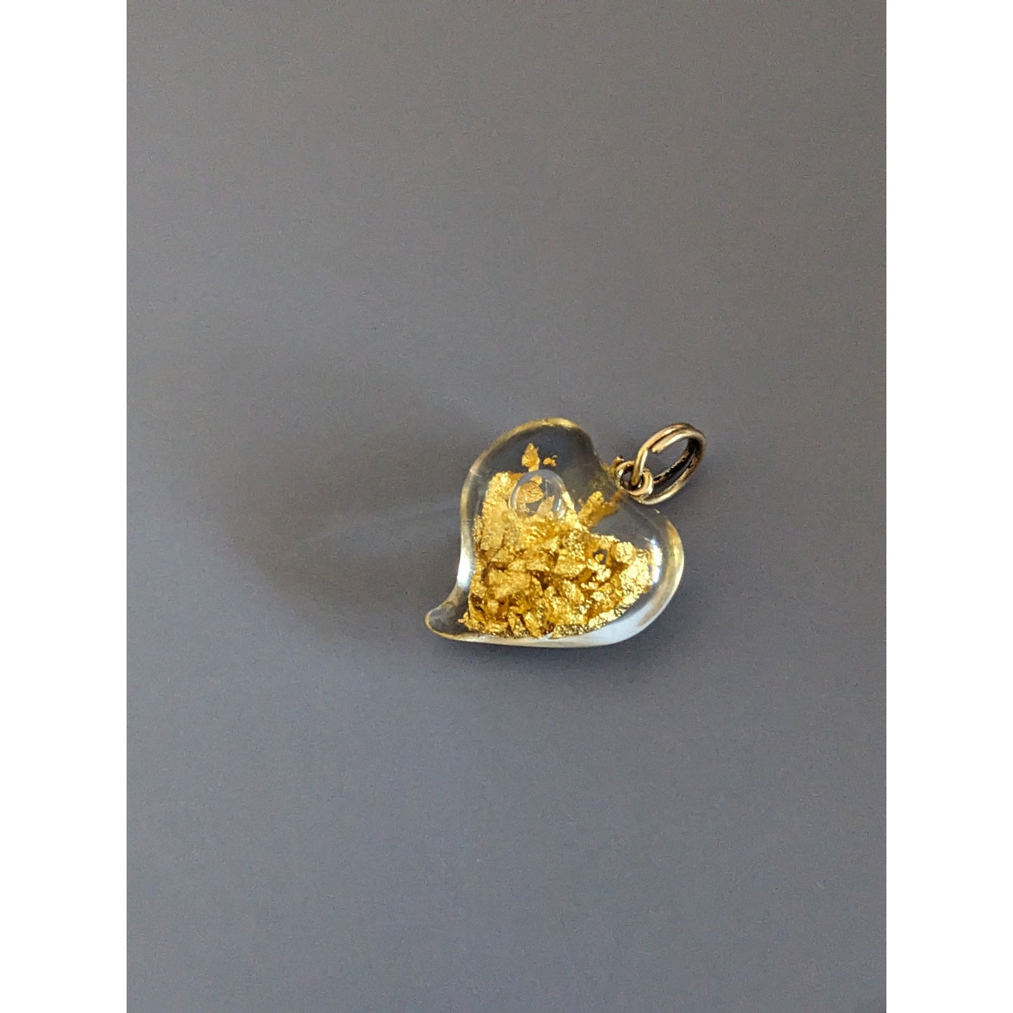 Vintage 14k Yellow Gold Nugget Flakes Heart Shaped Glass Pendant