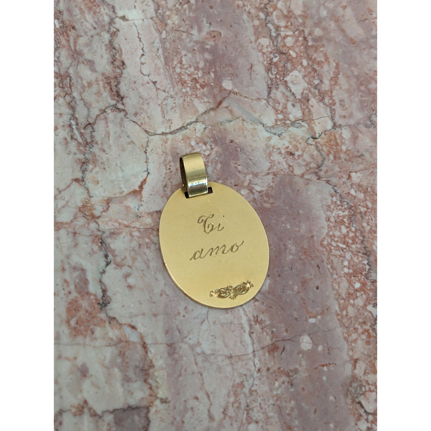 Vintage 18k Yellow Gold Oval Pendant Engraved "Ti Amo" & "T.H.R. J.O.R"