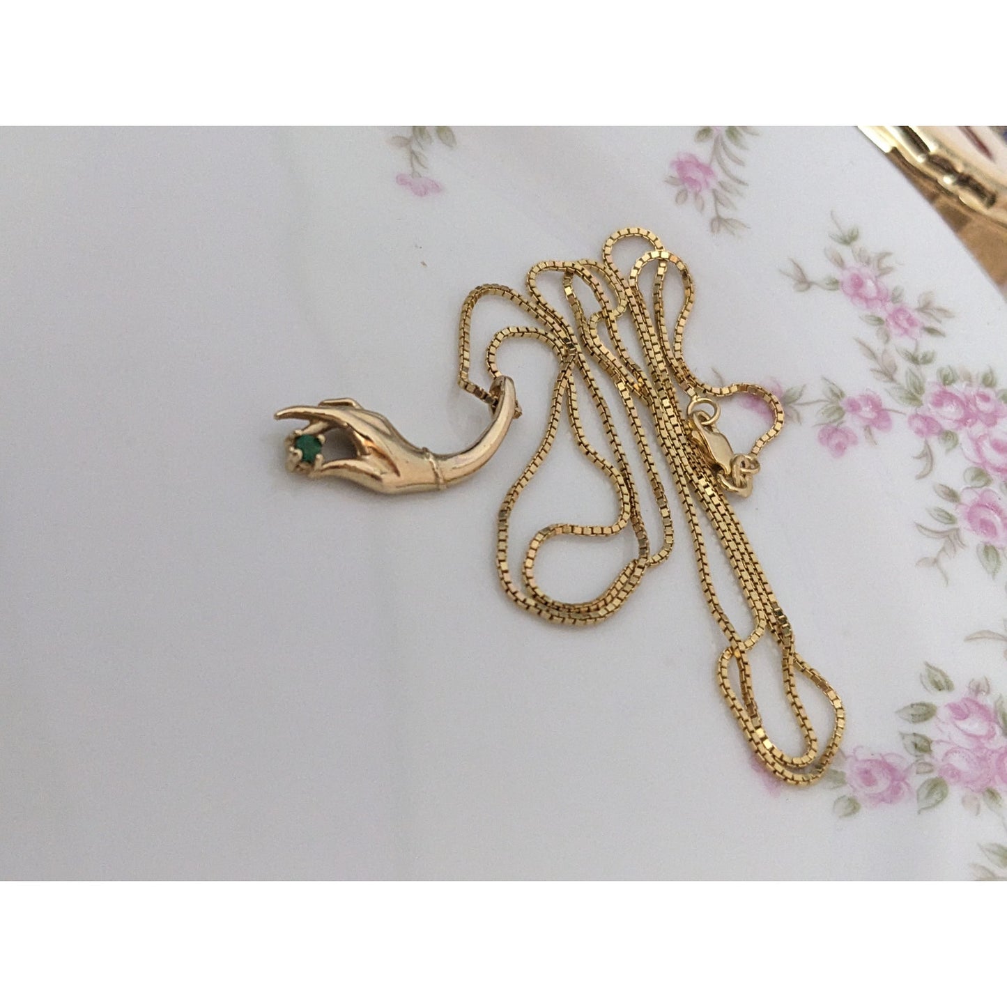 Vintage 14k Yellow Gold Hand Pendant with Green Gem Pendant and Necklace