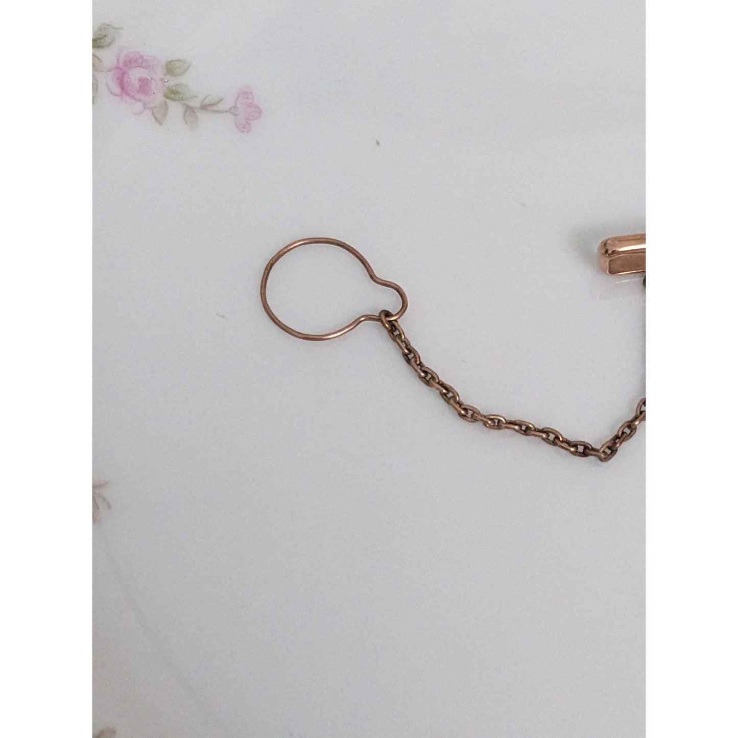 Vintage Unmarked 10k Rose Gold Tie Bar with Green Teardrop Gem