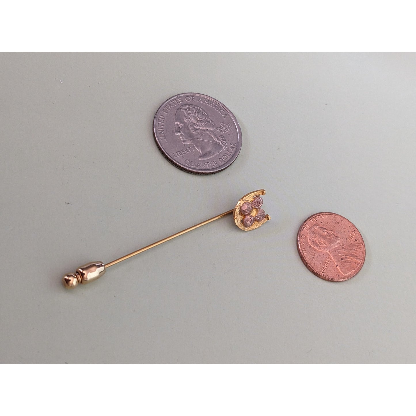 Vintage 10k Yellow and Rose Gold Flower on Horseshoe Stick Pin