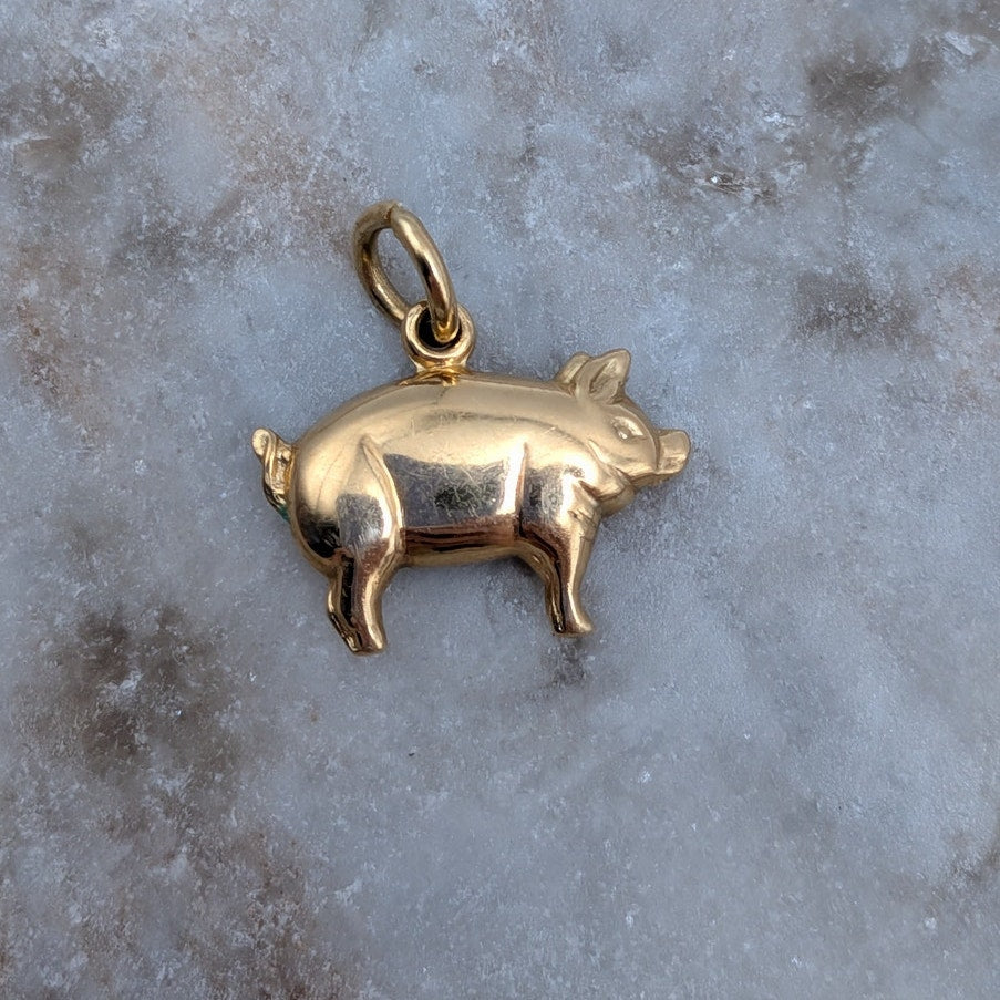 Vintage Unmarked 18k Solid Gold Pig Charm w/ Jump Ring (open)