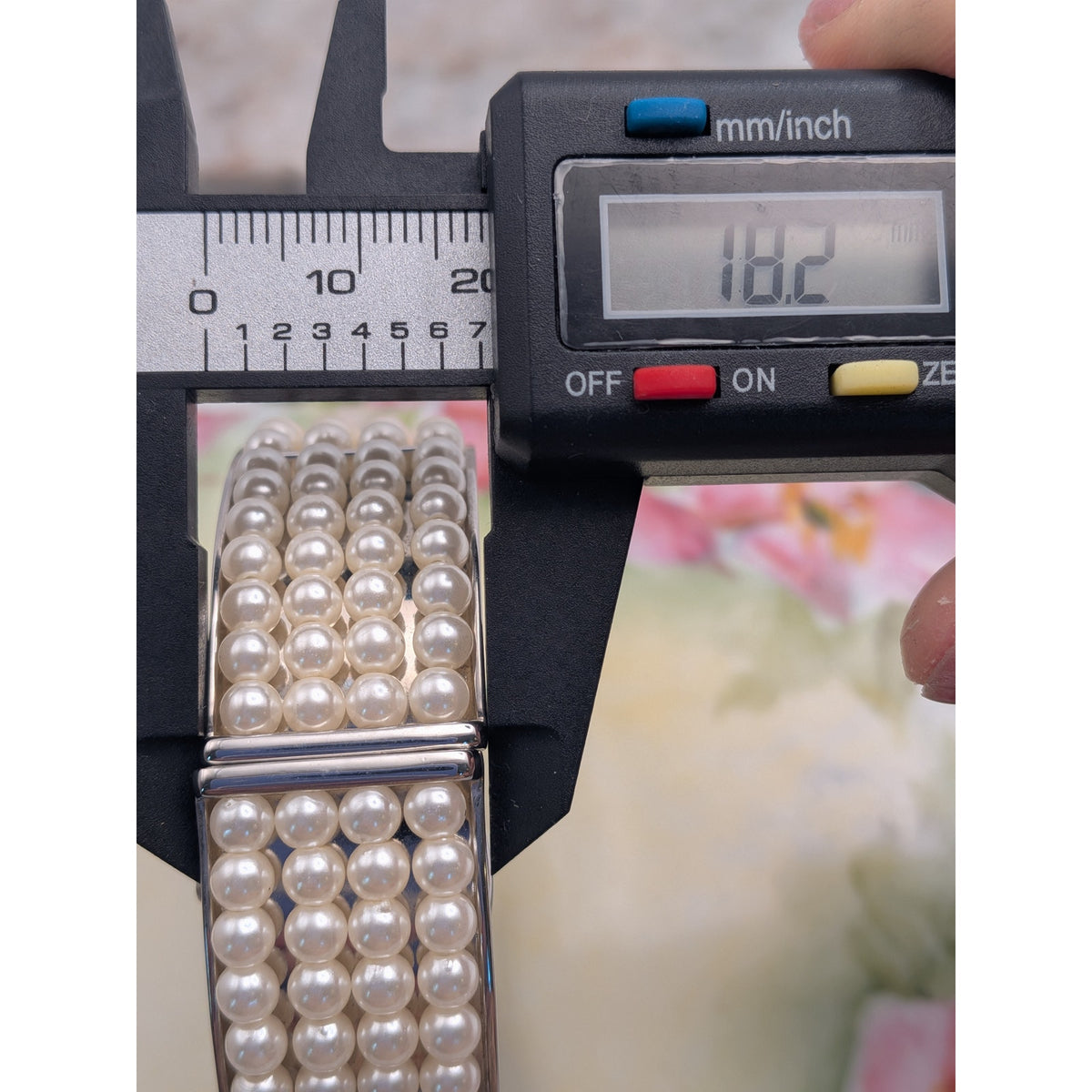 Preowned Winks Silver Tone Faux Pearl Peekaboo Bangle Watch