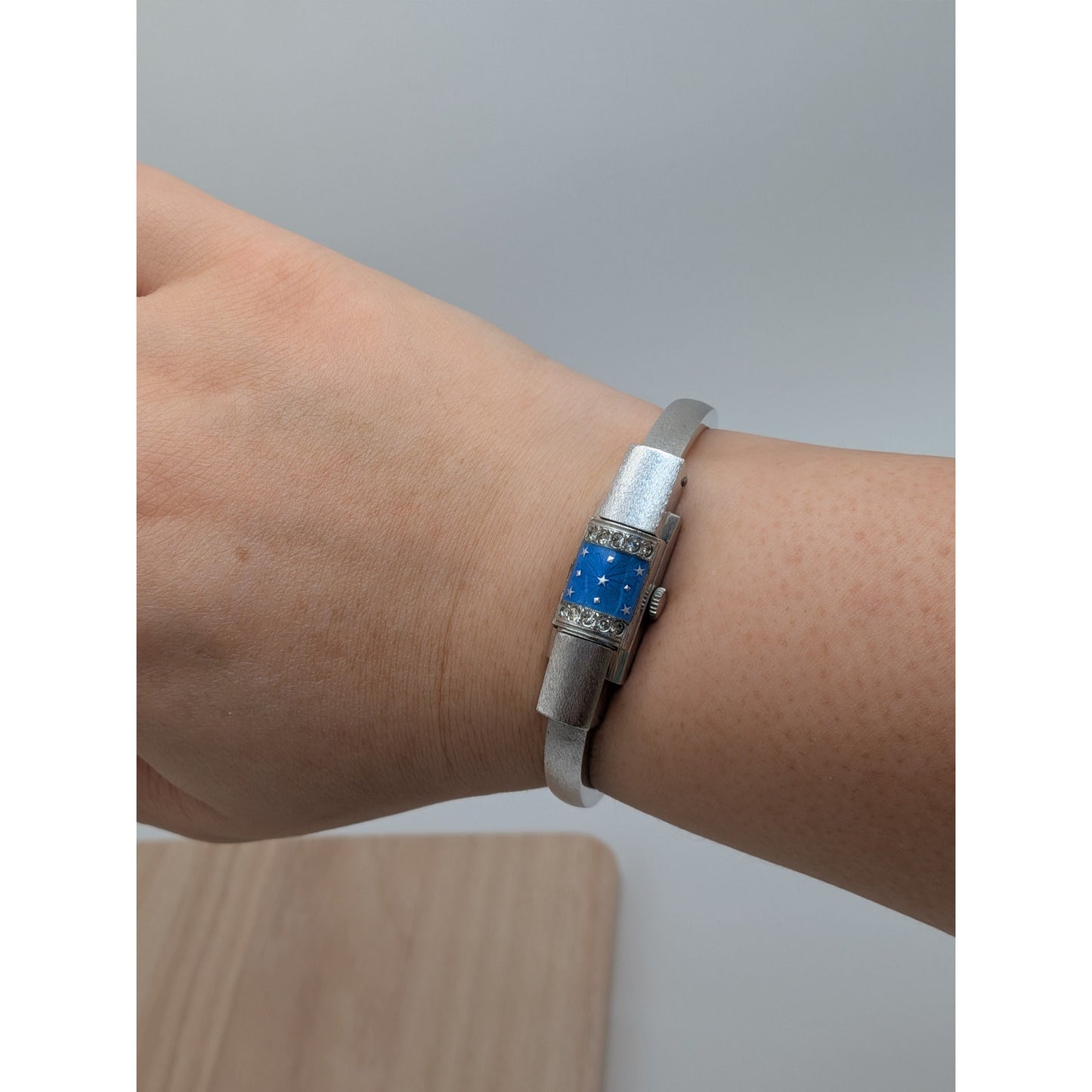 Vintage Chandler Manual Silver Tone Peekaboo Bangle Watch Blue Star Cover