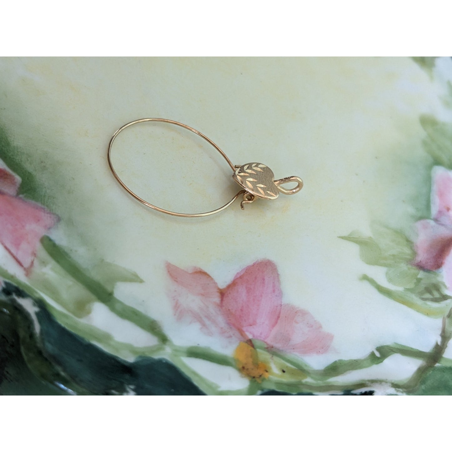 Vintage 14k Yellow Gold Mini Dainty Etched Heart Charm Holder Pendant