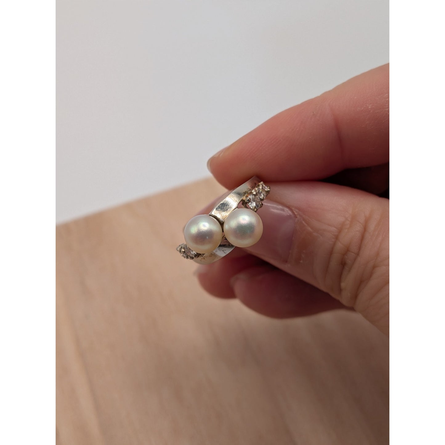 Vintage 10k White Gold Diamond and Pearl Bypass Ring Size 6