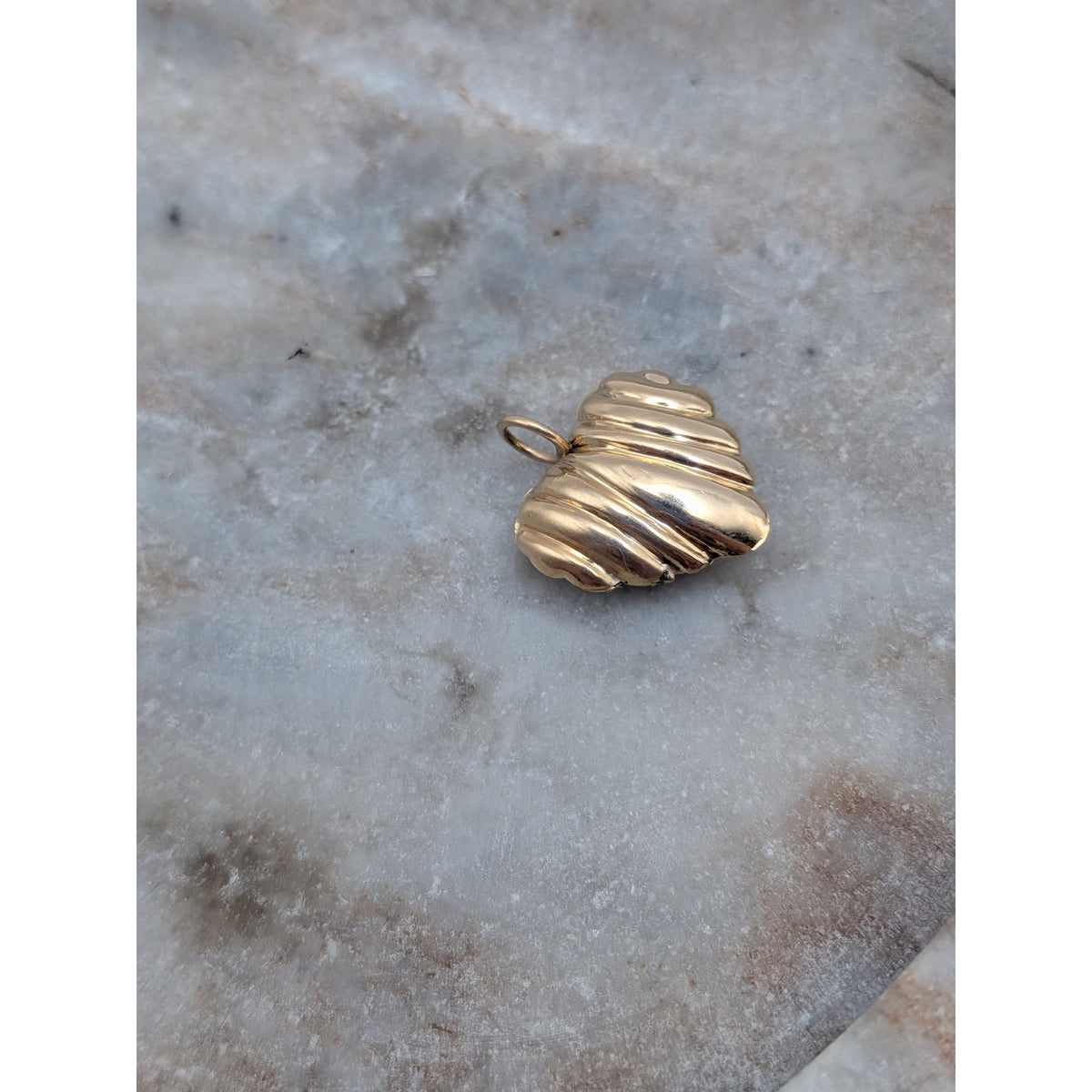Vintage Unmarked 14k Solid Yellow Gold 3D Hollow Sculpted Heart Charm