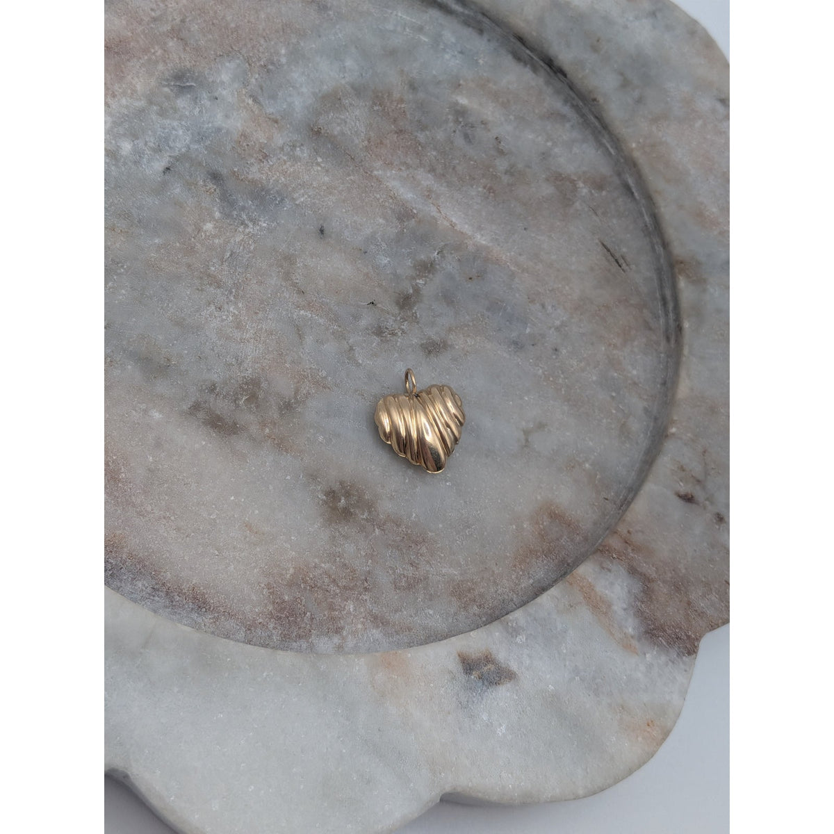 Vintage Unmarked 14k Solid Yellow Gold 3D Hollow Sculpted Heart Charm