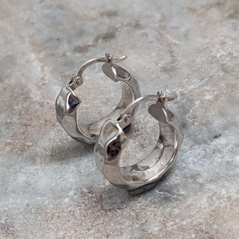 Vintage 14k White Gold Geometric Pattern Hoop Earrings