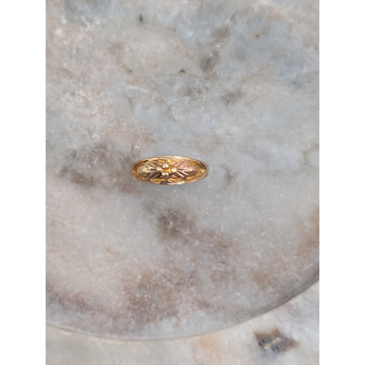 Vintage 10k Solid Gold Black Hills Gold Ring Leaf Cluster Motif Size 2.75