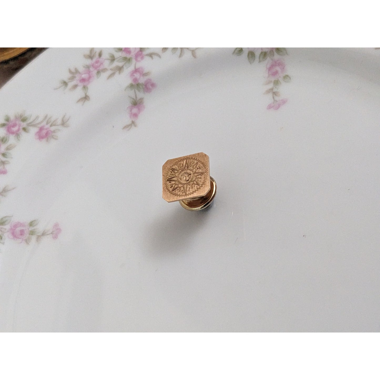 Vintage 14k Yellow Gold Mexico Aztec Mayan Sun God Etched Pin