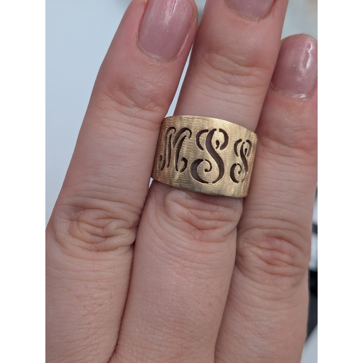 Vintage 14k Solid Yellow Gold Wide Cigar Ring Size 6 with "MSS" Monogram