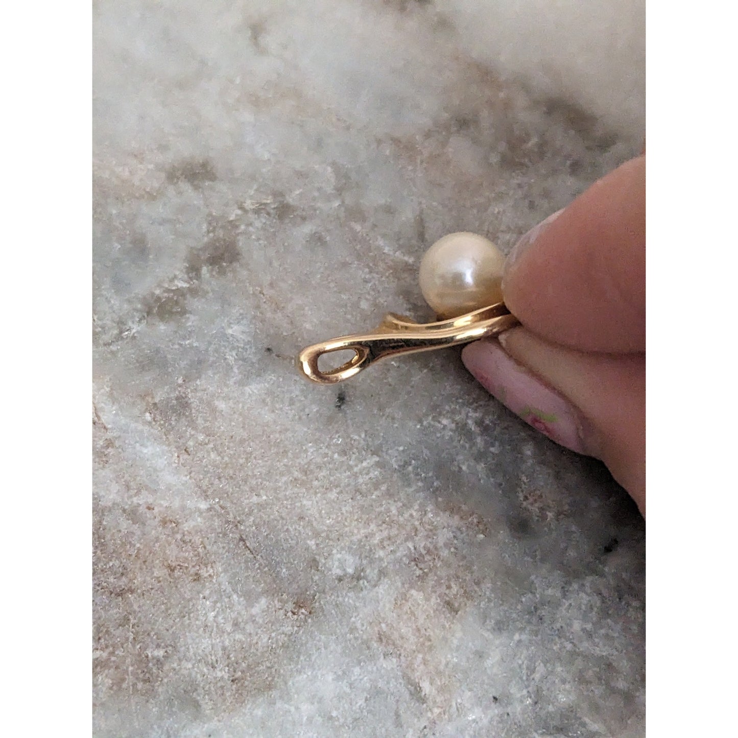 Vintage 14k Yellow Gold Pendant with Faux Pearl