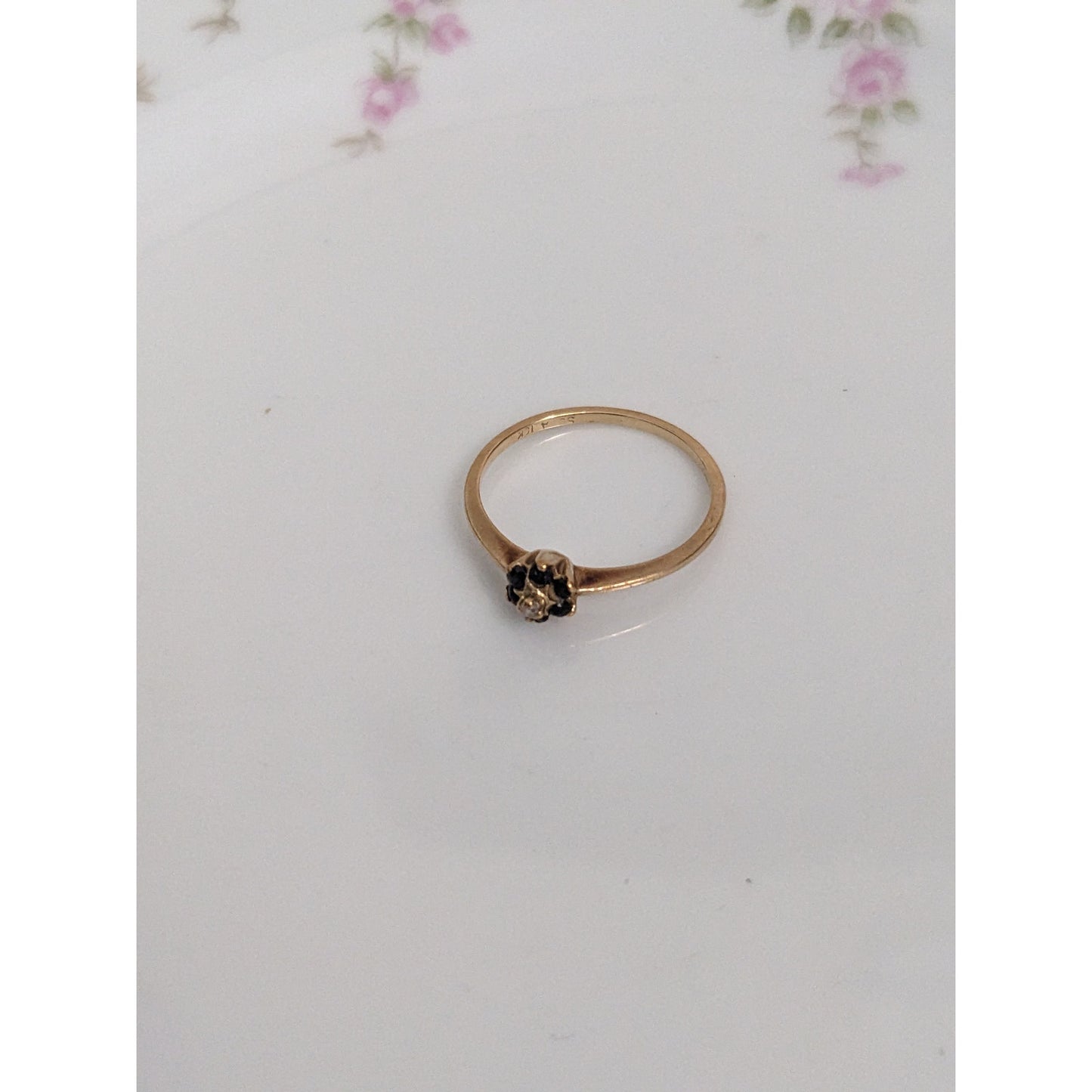 Vintage 10k Yellow Gold Mini Dainty Spinel Cluster Flower Ring Size 6.25