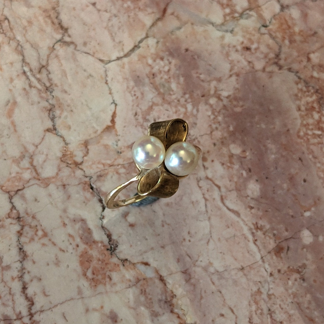 Vintage 10k Yellow Gold Two Faux Pearl Bow Ring Size 7