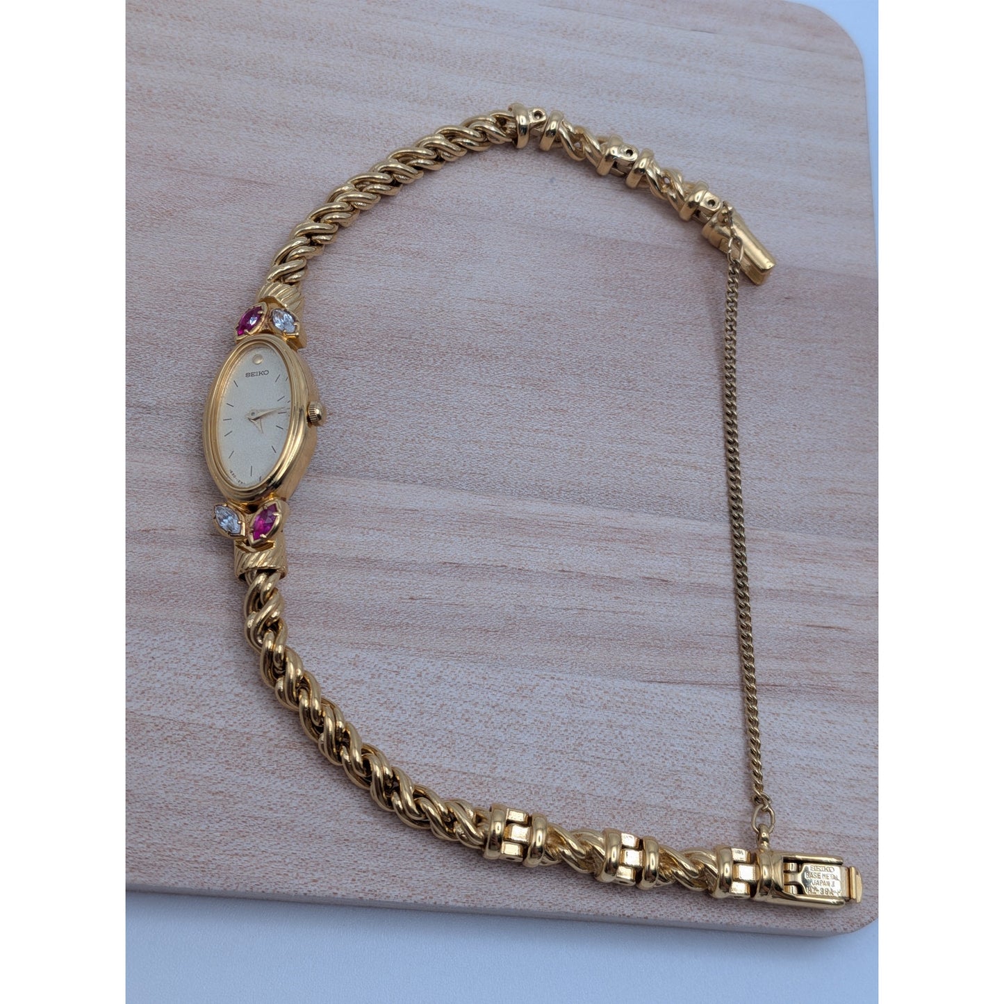 Vintage Seiko Tisse Gold Tone Rope Bracelet Watch Pink and White Stones