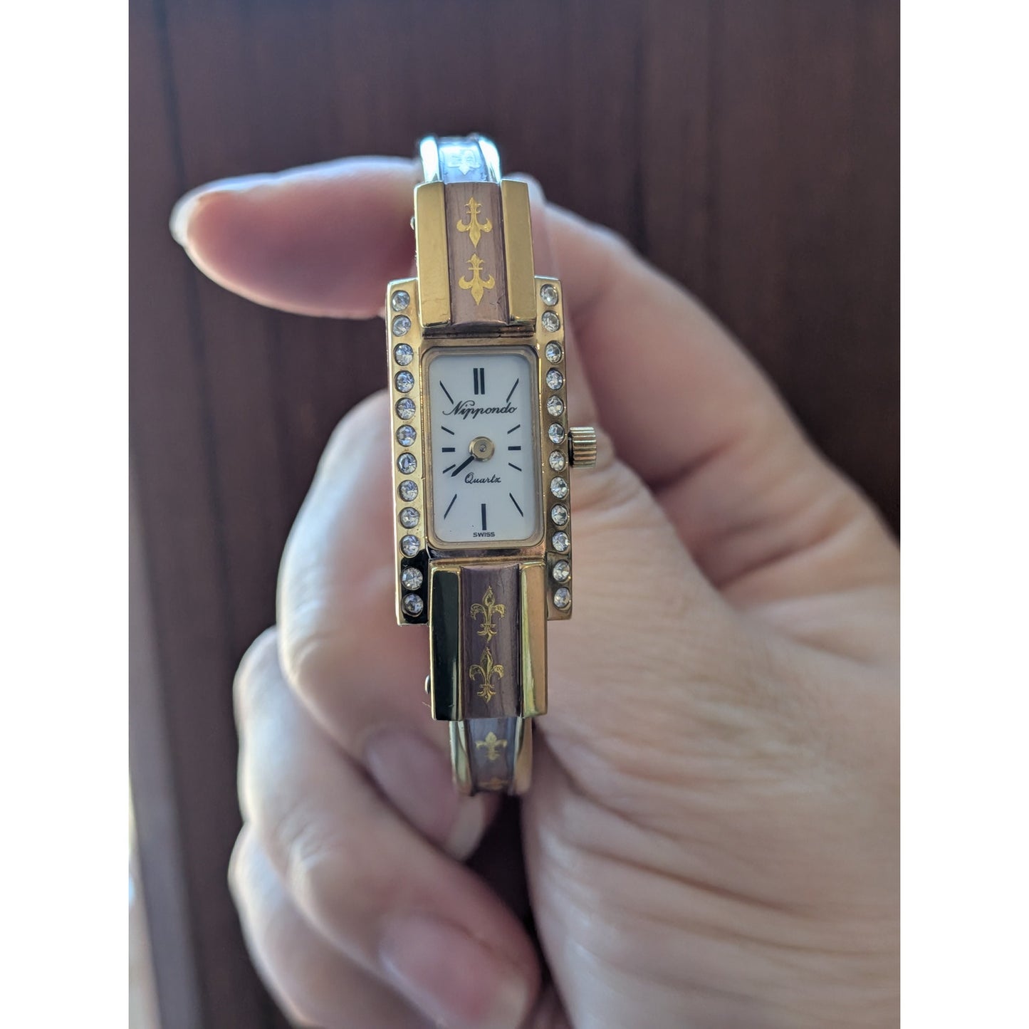 Vintage Nippondo Gold Tone Dainty Manual Watch Pink Enamel Fleur De Lis Accents