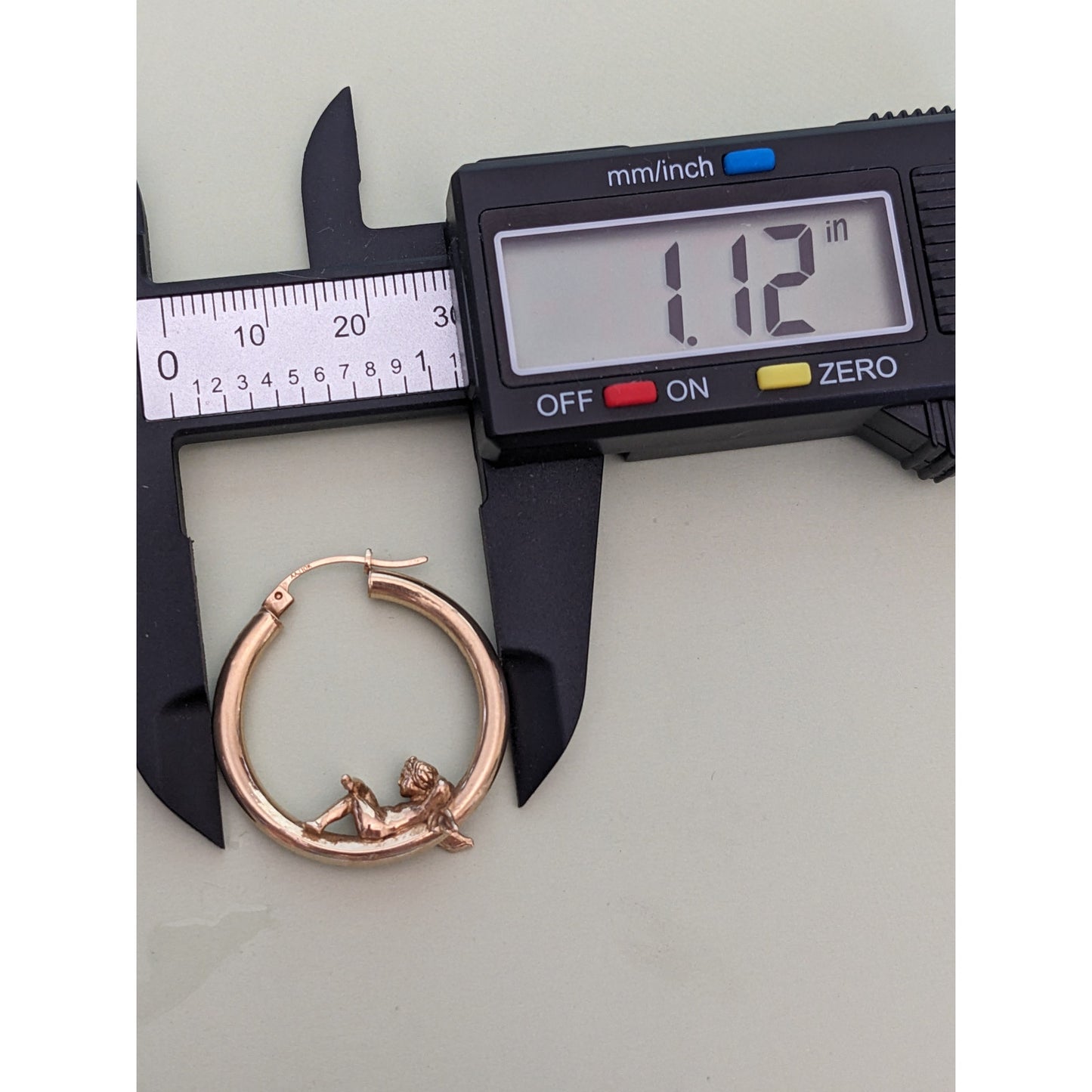 FLAW Vintage 10k Yellow Gold Cherub Angels Laying on Hollow Hoop Earrings