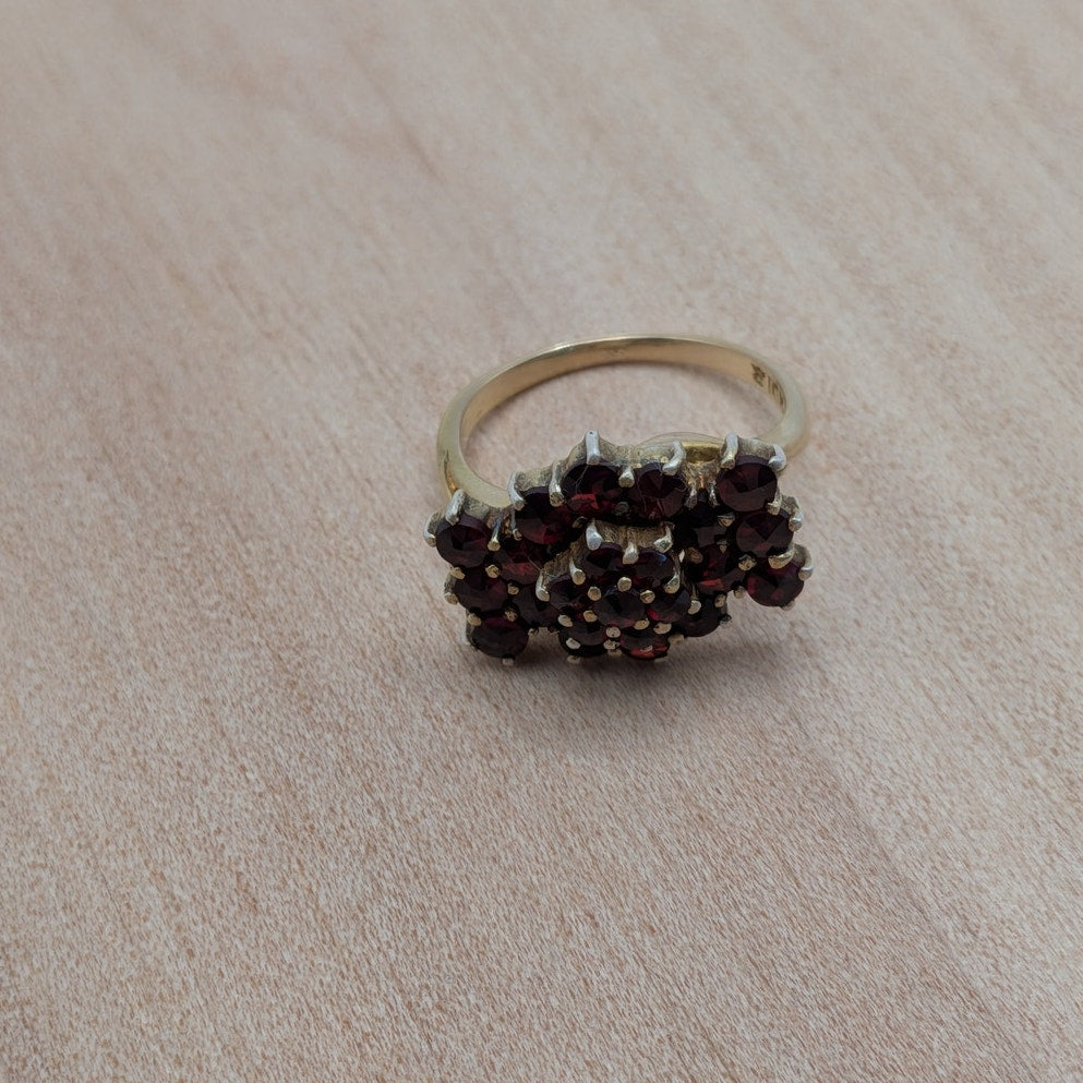 Vintage 10k Yellow Gold Garnet Cluster Ring Size 3.75