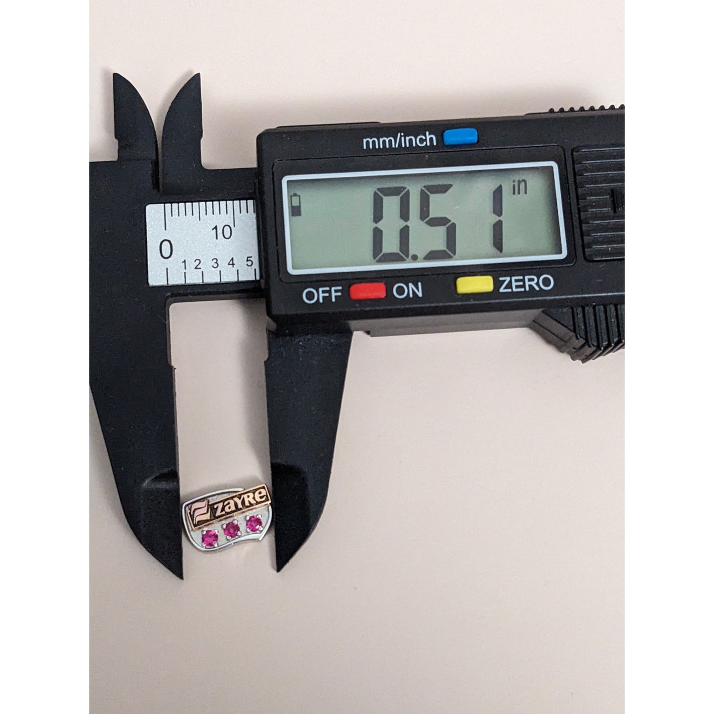 FLAW Scrap Vintage 10k Gold Zayre Department Store Pin broken