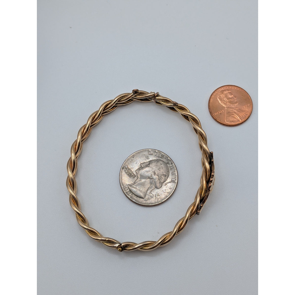 Vintage 9K Gold Filled Irish Claddagh Braided Bangle Bracelet
