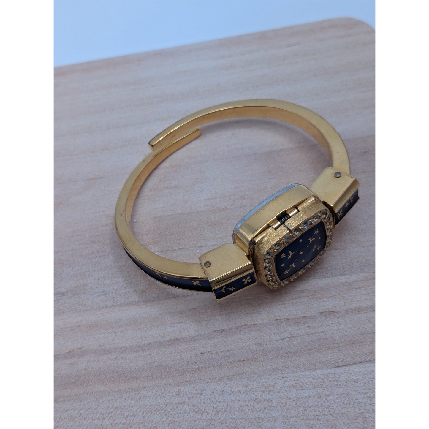 Vintage Chandler Gold Tone Peekaboo Manual Watch Blue Enamel Gold Flowers