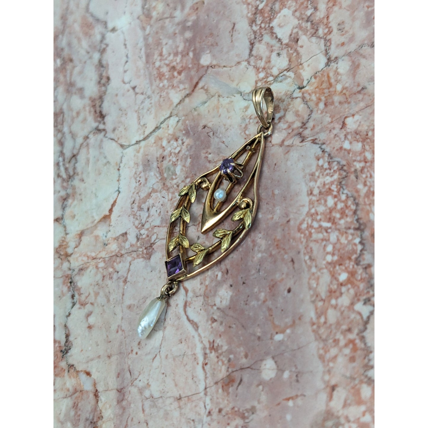 Vintage Unmarked 10k Gold Filigree Purple Stone Leaf Motif Lavalier Pendant