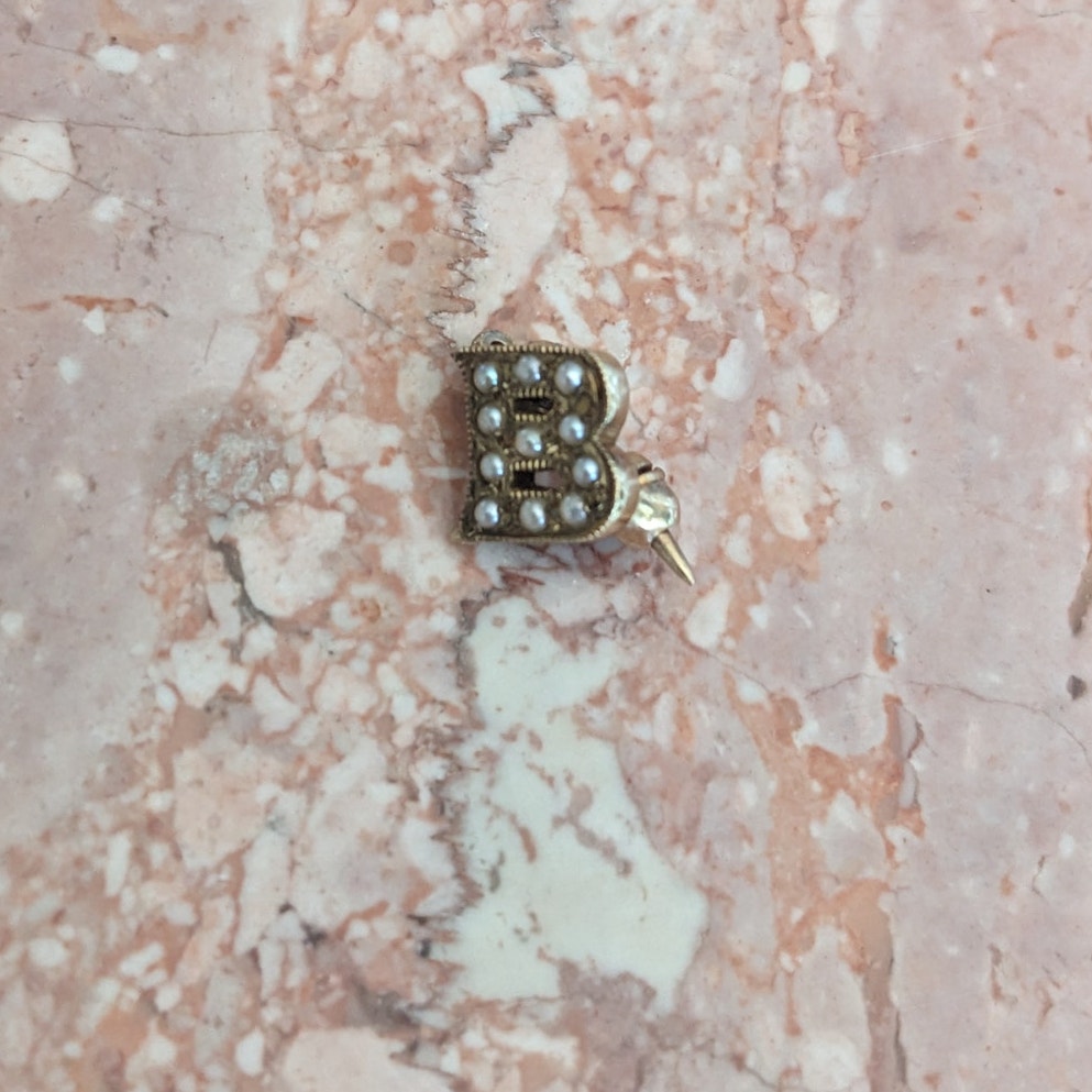 Vintage Unmarked 10k SUPER TINY "B" Letter Seed Pearl Brooch