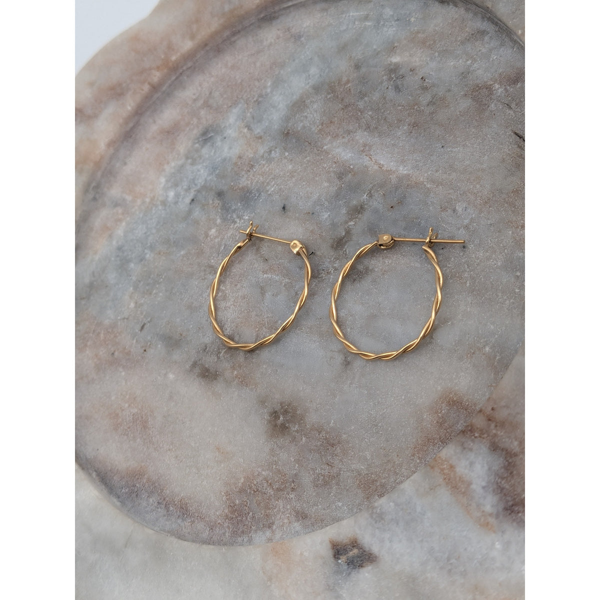 Vintage 14k Solid Yellow Gold Thin Twisted Wire Wrap Hoop Earrings